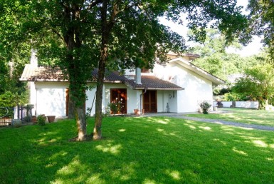 villa bifamiliare di 450 mq